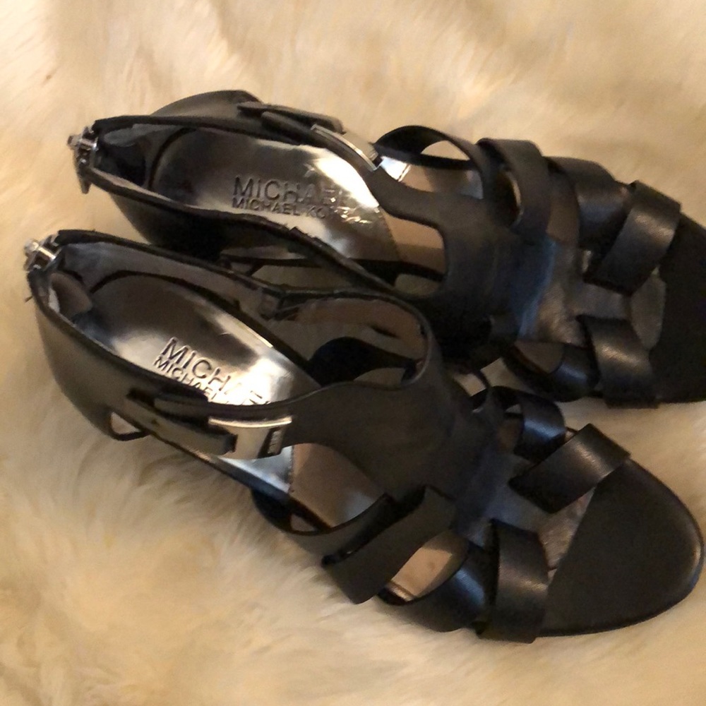 Shoes - Picture 2 of 6